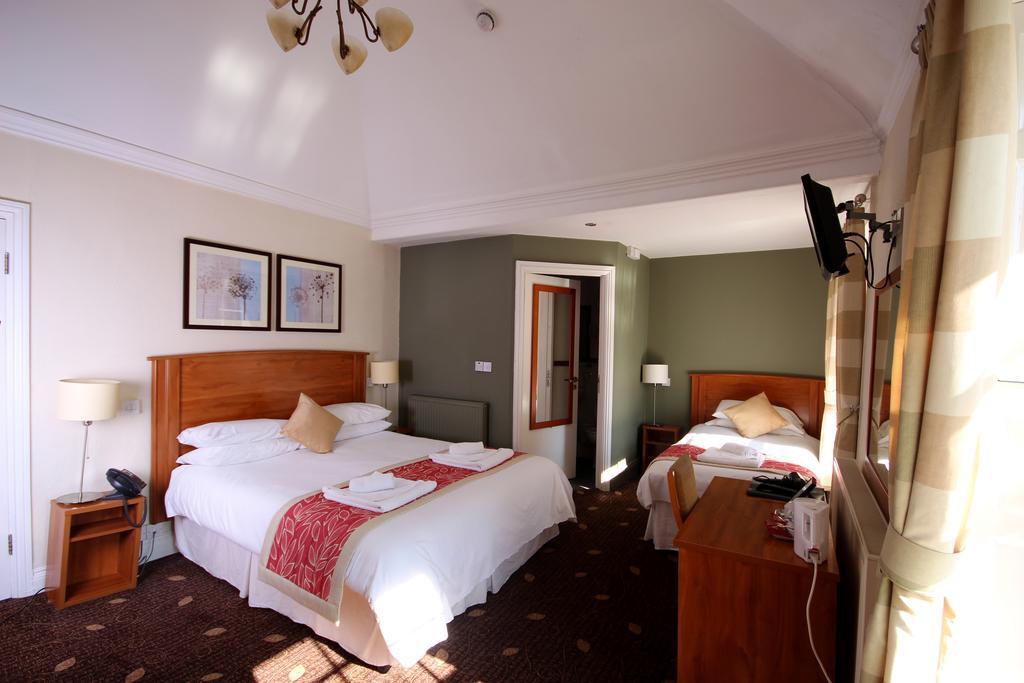 Plas Derwen Hotel Abergavenny Eksteriør billede