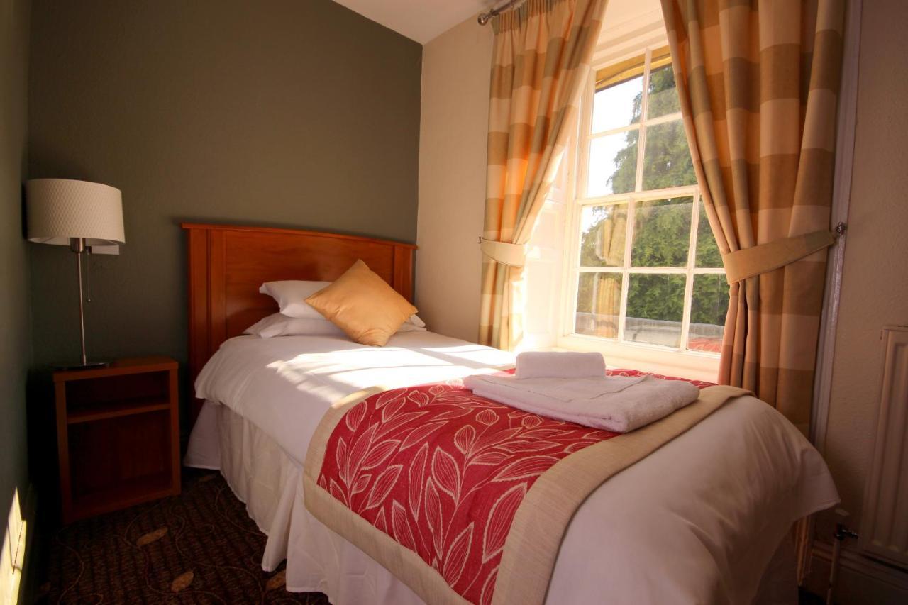 Plas Derwen Hotel Abergavenny Eksteriør billede