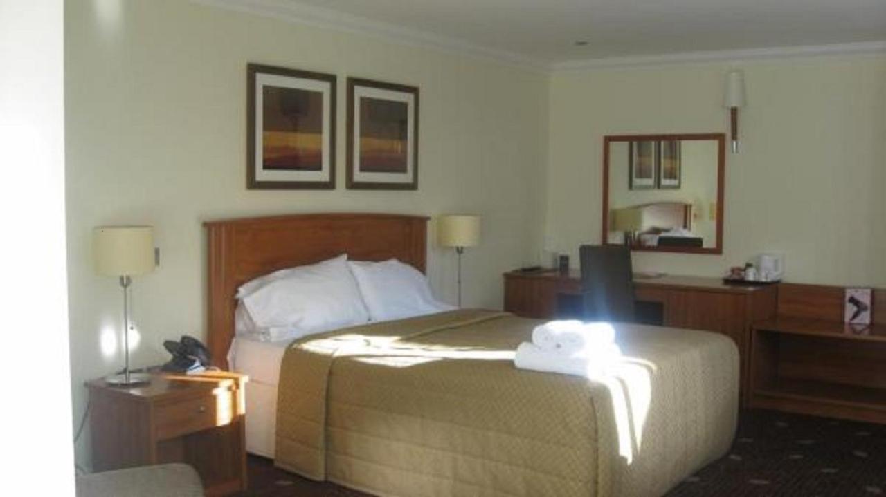 Plas Derwen Hotel Abergavenny Eksteriør billede